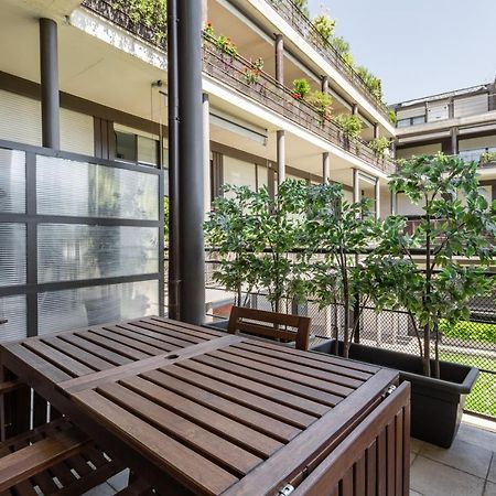 Апартаменты Elegant Loft With Balcony! Милан Экстерьер фото