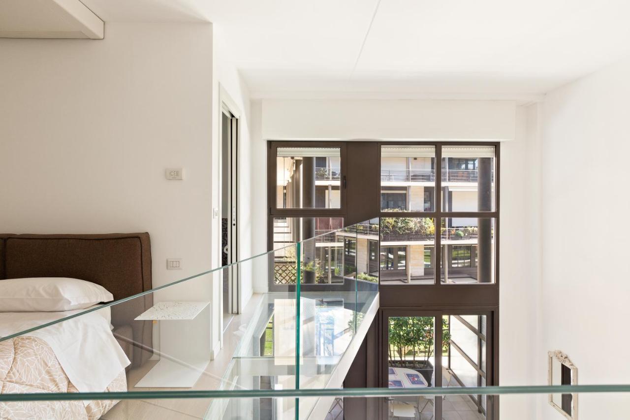 Апартаменты Elegant Loft With Balcony! Милан Экстерьер фото